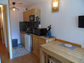 Studio rénové pour 3 pers à Valfréjus, proche télécabine, parking gratuit - FR-1-561-106